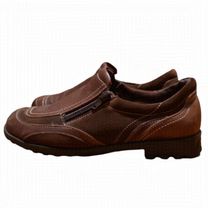 Dr. Scholl's shoes, slip on zip up on the side, small half inch heel, round toe